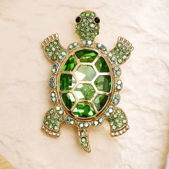 Green Turtle Crystal Brooch - Picture 1 of 9